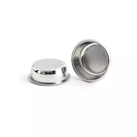 IMS stříbrné košíky na bílém pozadí, pohled na vnitřní i vnější stranu košíku