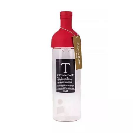 Hario Cold Brew Tea Filter-In Bottle o objemu 750 ml v červené barvě.