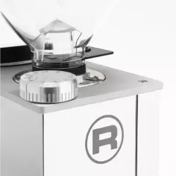 Espressový mlýnek Rocket Espresso FAUSTINO 3.1 v měděném provedení je ideální pro domácí užití.
