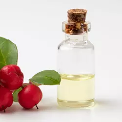 BIO Libavka je 100% přírodní esenciální olej od značky Green Plantation s dřevitou aromatickou vůní, ideální pro zklidnění a relaxaci.