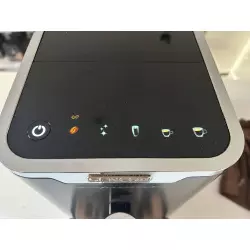 Sencor SES 7200 BK je moderní kávovar s nádržkou na vodu, ideální pro milovníky kávy. Tento produkt z bazaru vyniká svojí praktičností a designem.