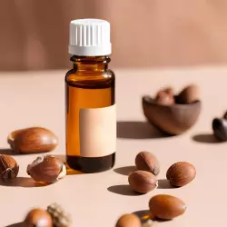 BIO Bambucký olej od značky Green Plantation je 100% přírodní nosný olej o objemu 10 ml, který má zklidňující účinky na pokožku.