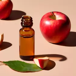 BIO jablečná semínka od značky Green Plantation jsou 100% přírodní nosný olej v praktickém balení o objemu 10 ml, ideální pro letní péči o pleť.