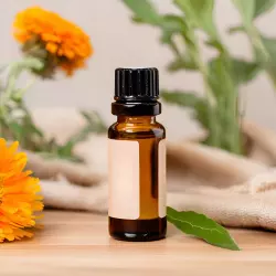 BIO Měsíček je 100% přírodní infusovaný olej od značky Green Plantation, který nabízí relaxační účinek v balení o objemu 10 ml.
