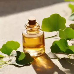 BIO Ginkgo je 100% přírodní infusovaný olej od značky Green Plantation s bylinnou vůní, ideální pro aromaterapii a relaxaci.