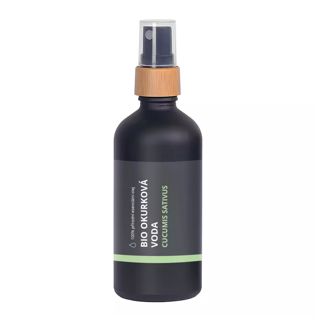 BIO Okurka je 100% přírodní hydrosol od značky Green Plantation, který má osvěžující účinek a je ideální pro každodenní použití. BIO Okurka je 100% přírodní hydrosol od značky Green Plantation, který má osvěžující účinek a je ideální pro každodenní použití.