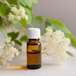 Jemně voňající BIO Tužebník je 100% přírodní infusovaný olej od značky Green Plantation, ideální pro aromaterapii a kosmetické použití.