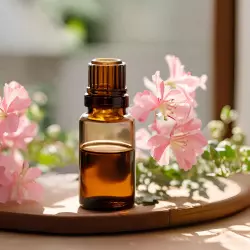 BIO Pelargonie je 100% přírodní esenciální olej od značky Green Plantation s objemem 10 ml, ideální pro aromaterapii a osvěžení prostoru.
