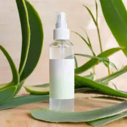 BIO Aloe vera je 100% přírodní hydrolát o objemu 50 ml, který má zklidňující účinek a je ideální pro osvěžení pleti.