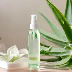 BIO Aloe vera je 100% přírodní hydrolát od značky Green Plantation, ideální pro péči o vlasy.