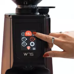 Eureka Atom W 75 černý je kvalitní espressový mlýnek na kávu značky Eureka, který nabízí nastavitelnou dávkovací funkci pro precizní mletí.