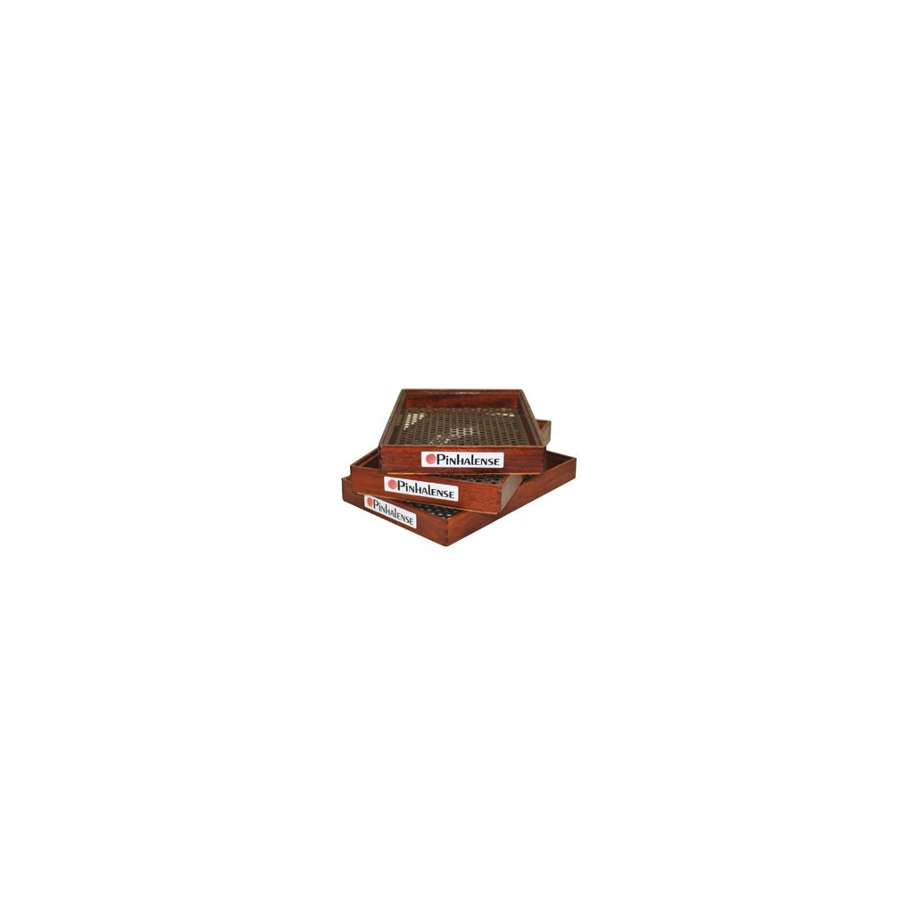 Sada sedmi sít Pinhalense Coffee Screen Set pro třídění zelené kávy podle velikosti zrna Sada sedmi sít Pinhalense Coffee Screen Set pro třídění zelené kávy podle velikosti zrna
