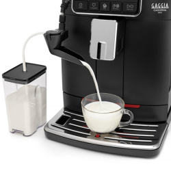 Detail ovládacího panelu a mléčné nádoby u kávovaru Gaggia Cadorna Milk Detail ovládacího panelu a mléčné nádoby u kávovaru Gaggia Cadorna Milk