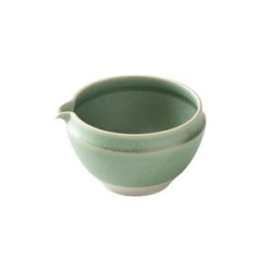 Zelená porcelánová miska Origami Kataguchi na přípravu matcha, 540 ml, vyrobená v Japonsku