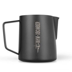 Matně černá konvička na mléko MHW-3BOMBER 5.0 o objemu 500 ml