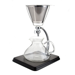 Skleněný překapávač Yama Silverton s ventilkem o objemu 550 ml, celkový pohled Skleněný překapávač Yama Silverton s ventilkem o objemu 550 ml, celkový pohled