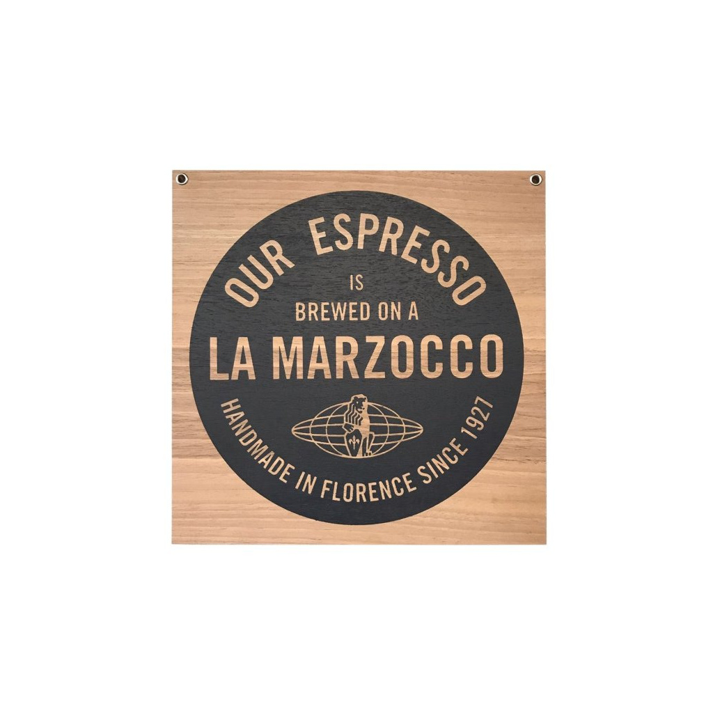 Dřevěná cedule La Marzocco Our Espresso, rozměr 25 × 25 cm