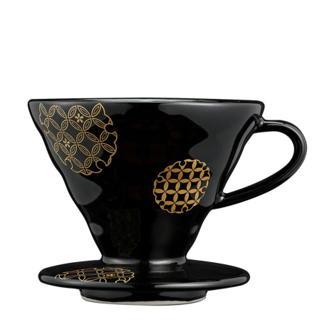 Černý keramický dripper Hario AYA V60 02 Shippou, celkový pohled