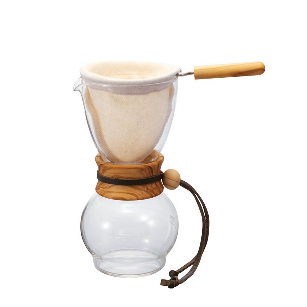 Konvice Hario Drip Pot 480 ml s látkovým filtrem z olivového dřeva, celkový pohled Konvice Hario Drip Pot 480 ml s látkovým filtrem z olivového dřeva, celkový pohled