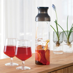 Karafa Hario Filter-in Bottle uložená v lednici Karafa Hario Filter-in Bottle uložená v lednici