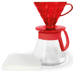 Sada driper a karafa Hario V60 02 v odstínu Desert Red, celkový pohled Sada driper a karafa Hario V60 02 v odstínu Desert Red, celkový pohled