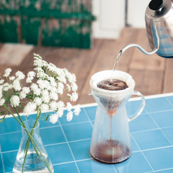 Příprava ledové kávy s přístrojem Hario V60