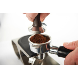Boční pohled na stanici JoeFrex Tamping Station Professional DOWN Boční pohled na stanici JoeFrex Tamping Station Professional DOWN