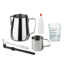 Obsah sady JoeFrex Barista Box rozložený vedle sebe