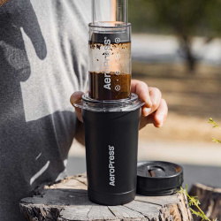 Dno termohrnku AeroPress Travel Coffee Tumbler