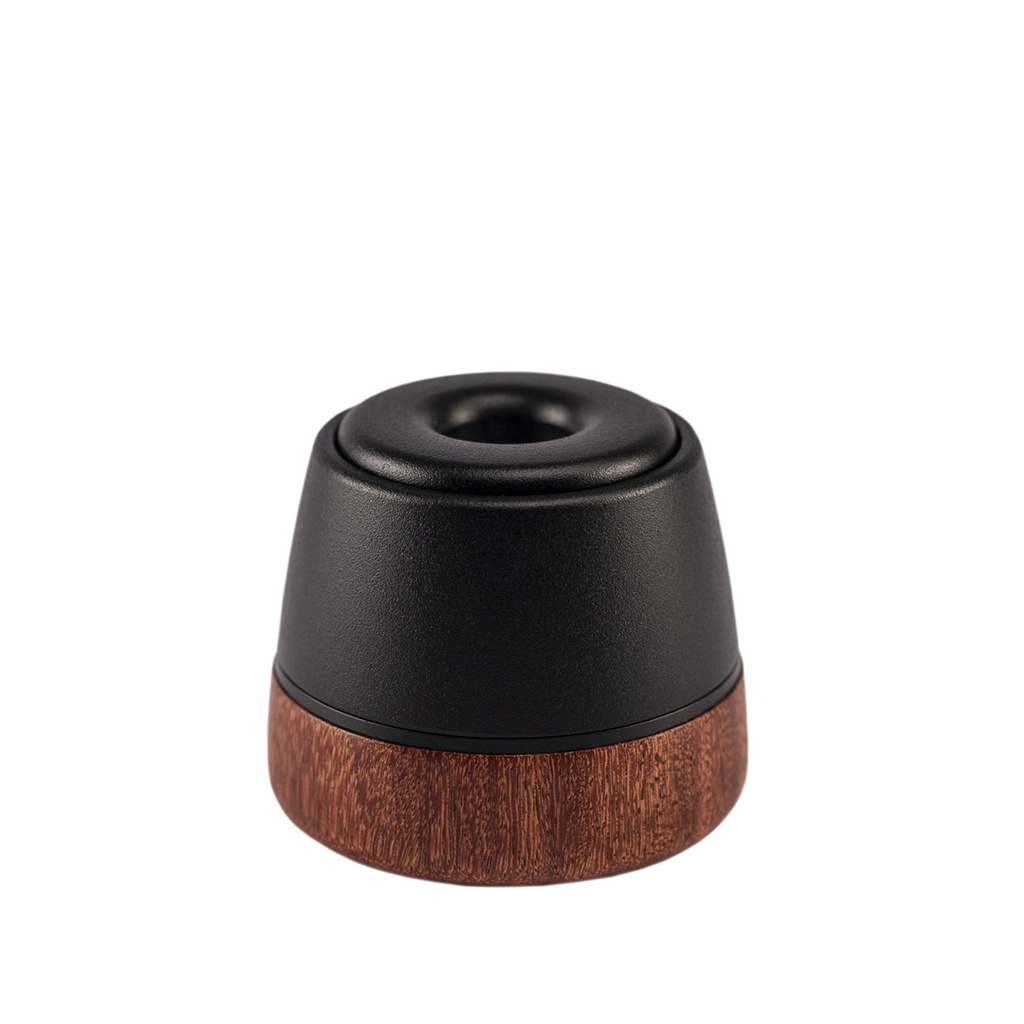 Tamper Aram Ultimatum Tamper Solo o velikosti 58,5 mm, celkově