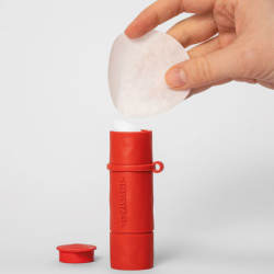 Clix Mate nasazená na ose Red Clix v detailním záběru