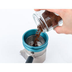 Dosing funnel 9Barista odložený samostatně, pohled na vnitřní stěnu