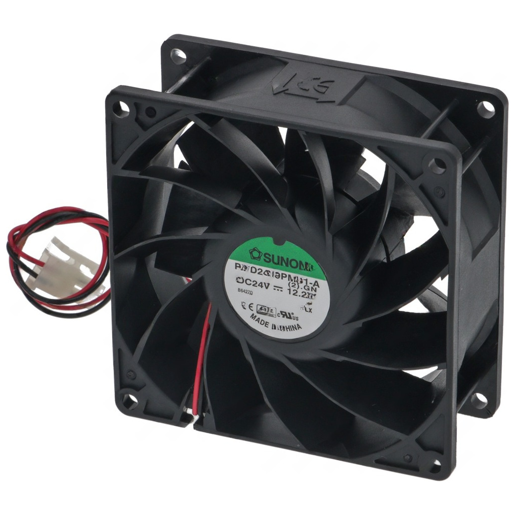 Černý čtvercový ventilátor s lopatkami a přívodním konektorem, 92x92x38 mm