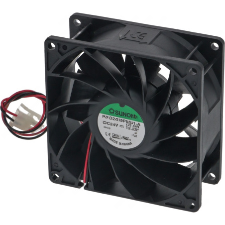 Černý čtvercový ventilátor s lopatkami a přívodním konektorem, 92x92x38 mm