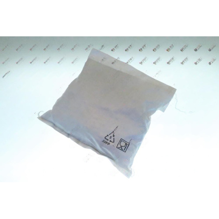Sáček s lávovým kamenem, na povrchu recyklační značka a piktogram.