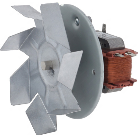 Kompletní radiální ventilátor s kovovými lopatkami na hřídeli motoru a viditelným měděným vinutím.