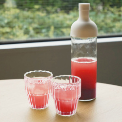 Láhev Filter in Bottle Dune s čajem uvnitř