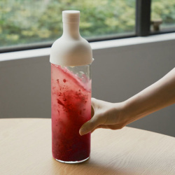 Do láhve Hario Filter in Bottle Dune shora
