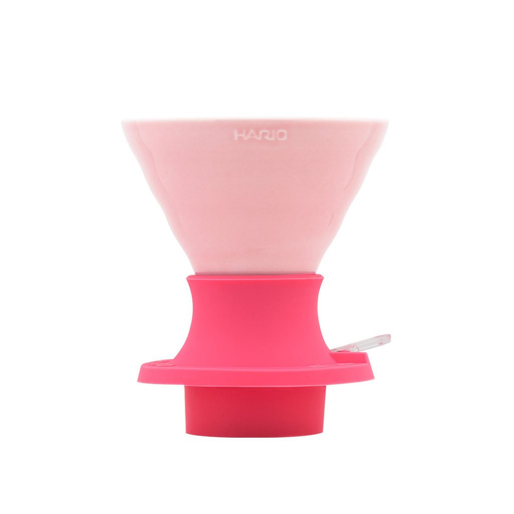 Keramický immersion překapávač Hario V60 Switch 02 v odstínu Berry Pink, celkový pohled