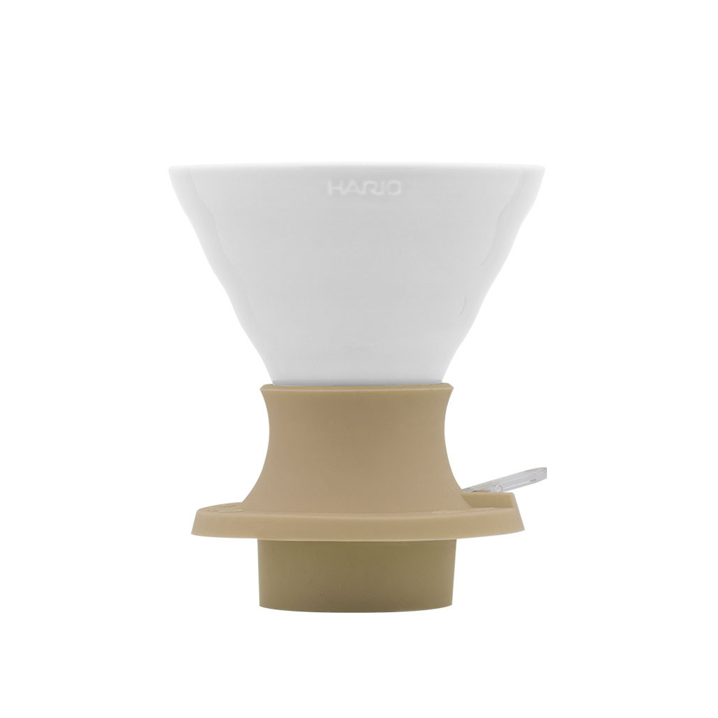Keramický immersion překapávač Hario V60 Switch 02 v odstínu Jasmine White, celkový pohled