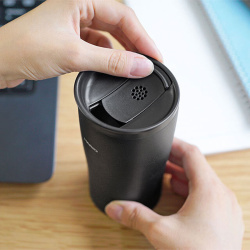 Víčko termohrnku Hario Tumbler při pohledu zblízka