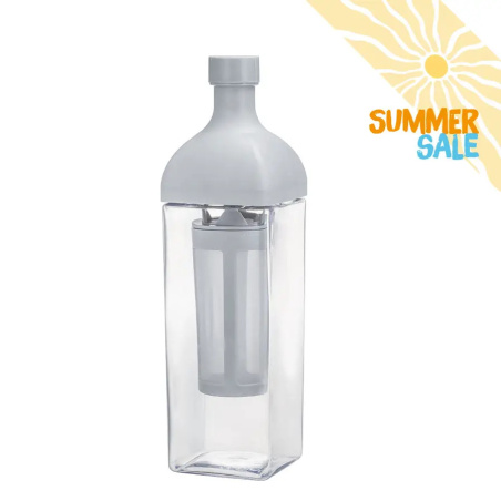Světle šedá láhev Hario Ka-Ku na cold brew o objemu 1000 ml, celkový pohled