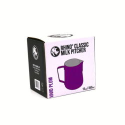 Výlevka konvičky Vivid Plum při pohledu zblízka Výlevka konvičky Vivid Plum při pohledu zblízka
