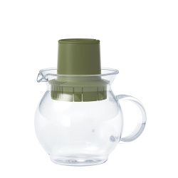 Olivově zelená konvička na čaj Hario Tea Hat o objemu 300 ml, celkový pohled Olivově zelená konvička na čaj Hario Tea Hat o objemu 300 ml, celkový pohled