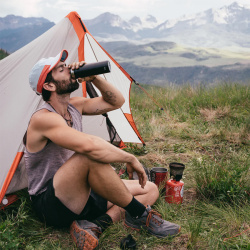 Černý cestovní lis Espro P0 Ultralight s pístem vytaženým nahoru