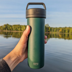 Víko a píst lisu Espro P0 Ultralight Evergreen zblízka