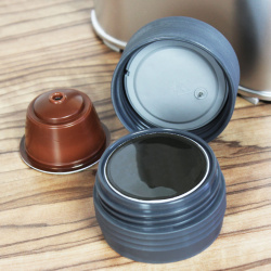 Komora do Voyageru pro Dolce Gusto zboku Komora do Voyageru pro Dolce Gusto zboku