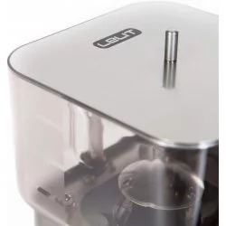 Pákový kávovar Lelit Kate PL82T dokáže připravit teplé mléko, ideální pro milovníky domácí kávy.