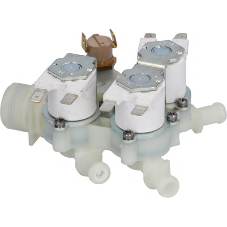 Bílé plastové tělo ventilu a několik solenoidových cívek s konektory
