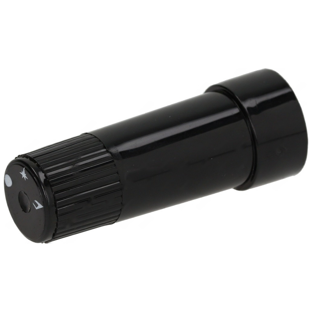 Rýhovaný úchop černého plastového nástavce, který prodlužuje knoflík o 67 mm